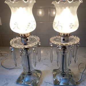 set of 2 Vintage electric crystal lamps. Etched glass shades, crystal teardrops.